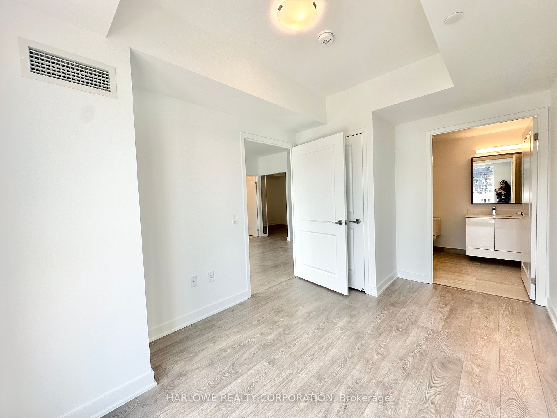 543 Richmond Street W #1008