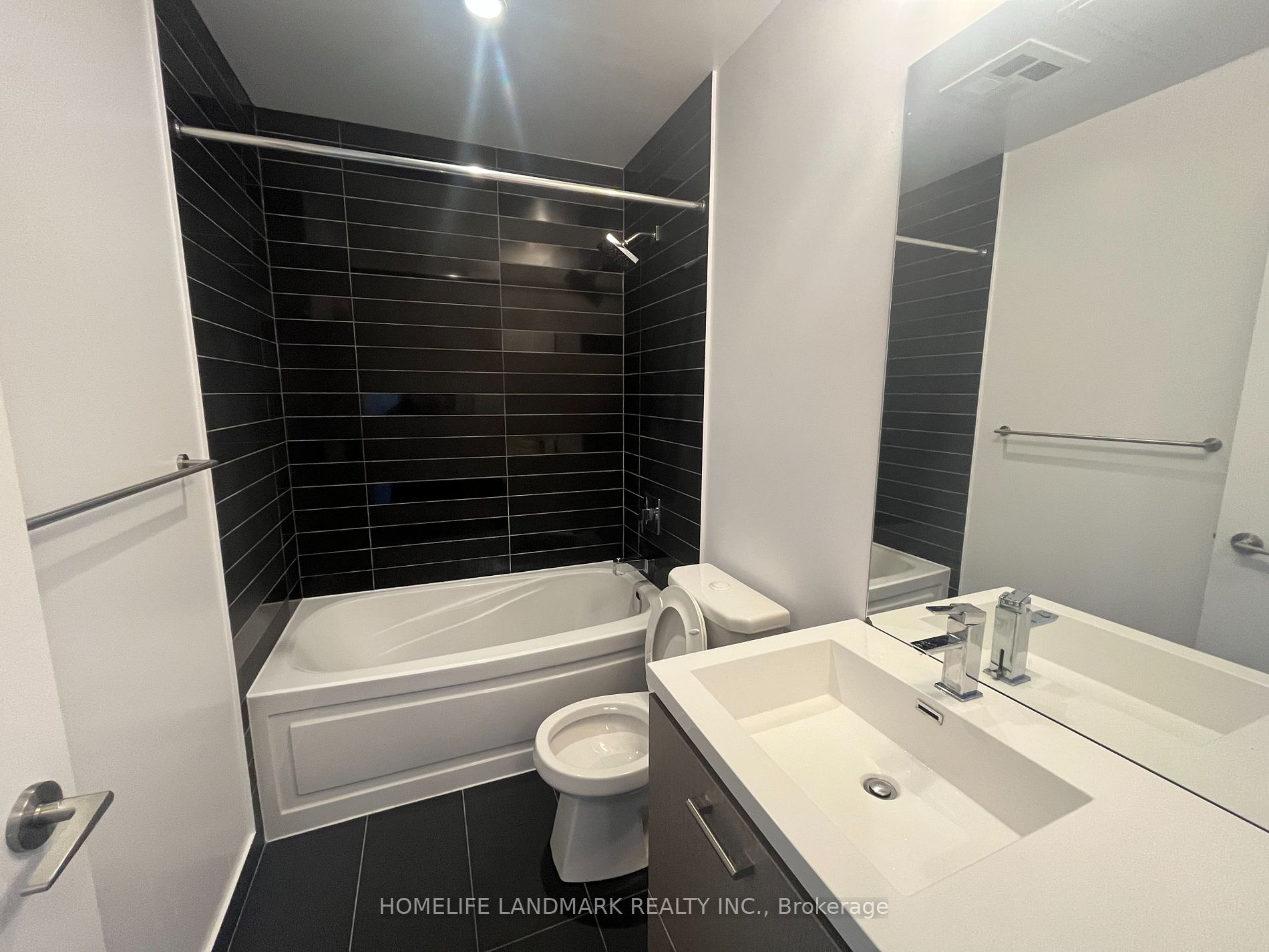 87 Peter St, #1709