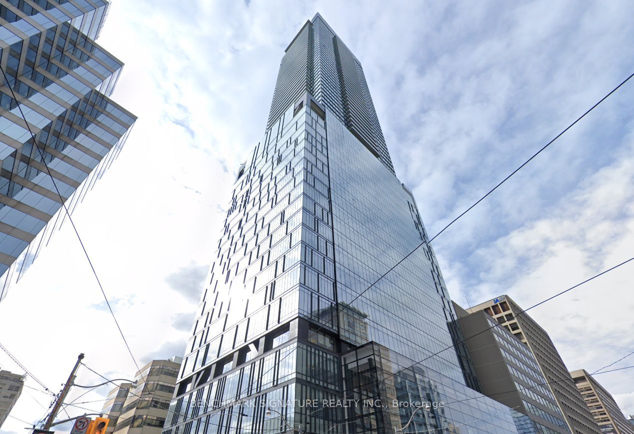 488 University Avenue #3002
