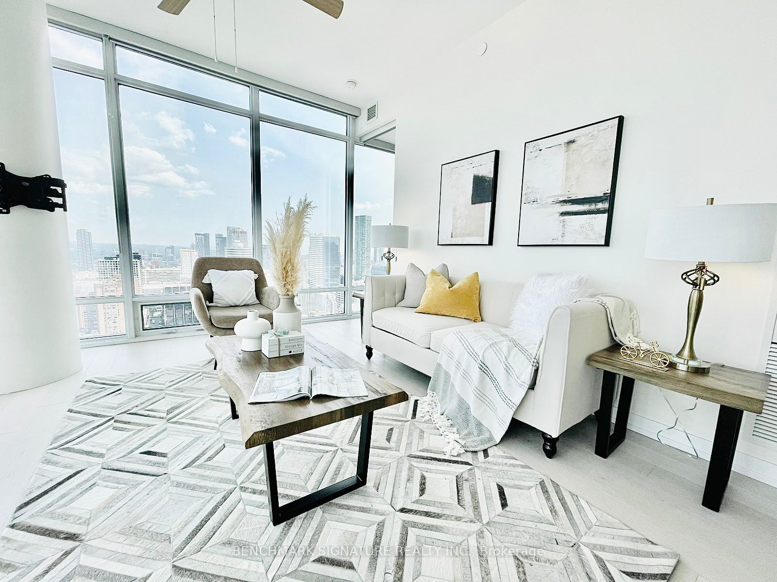 488 University Avenue #3002
