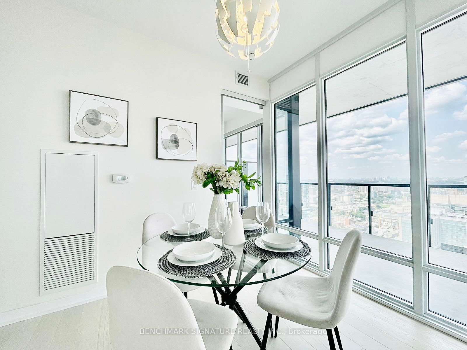 488 University Avenue #3002