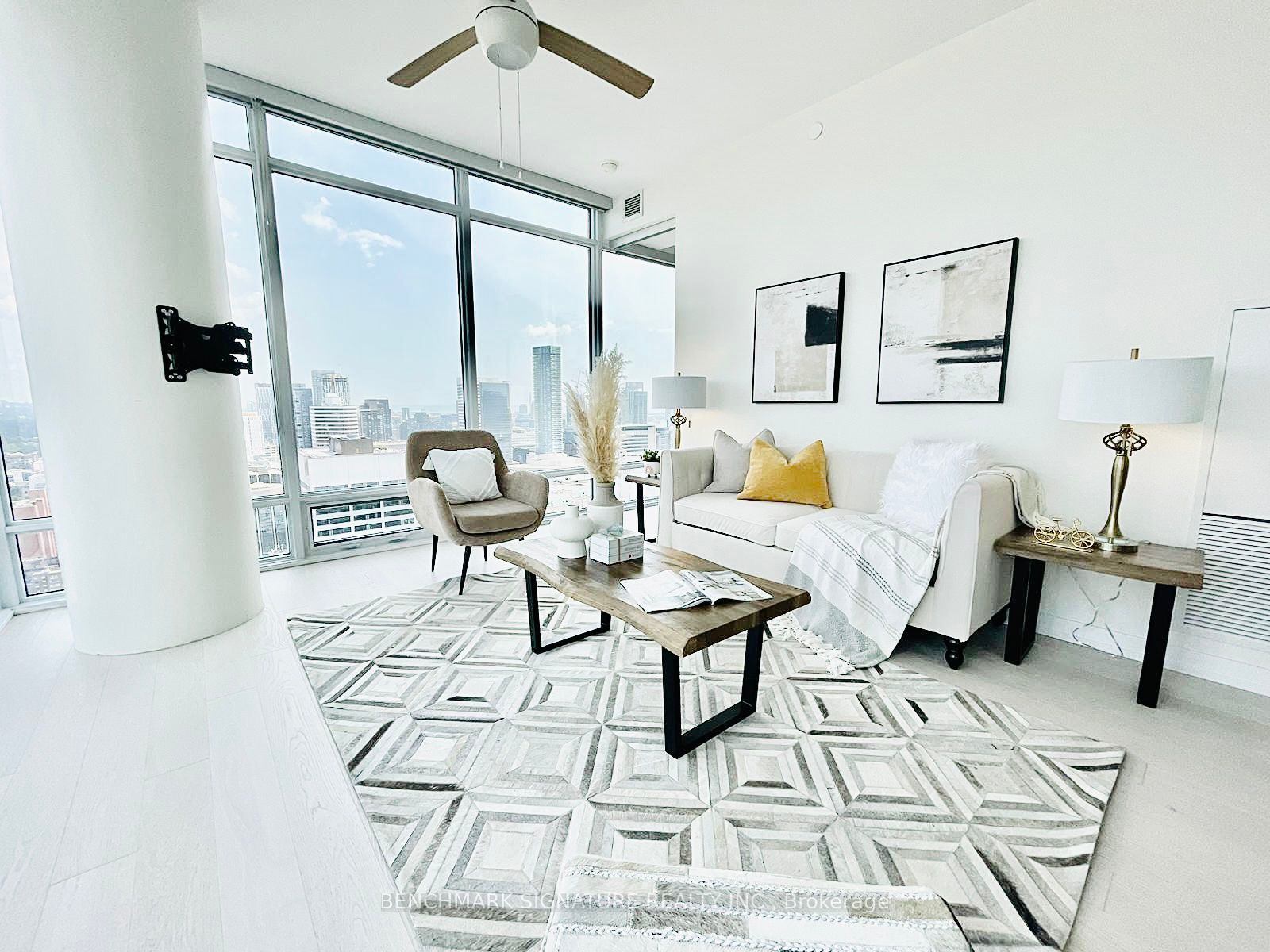 488 University Avenue #3002