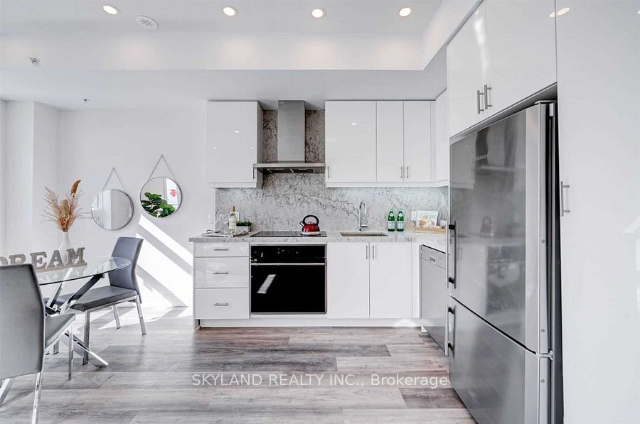 57 Finch Ave W, #41
