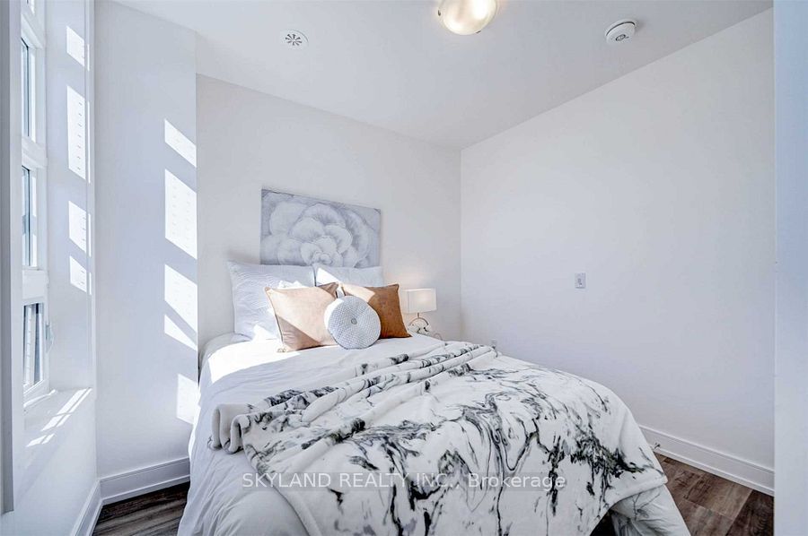 57 Finch Ave W, #41