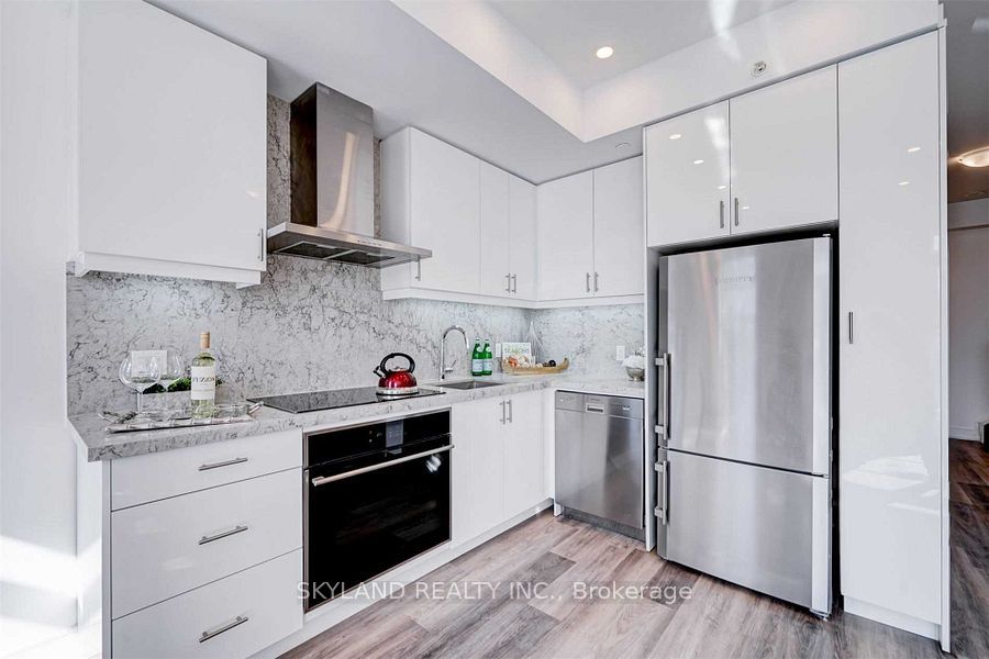 57 Finch Ave W, #41