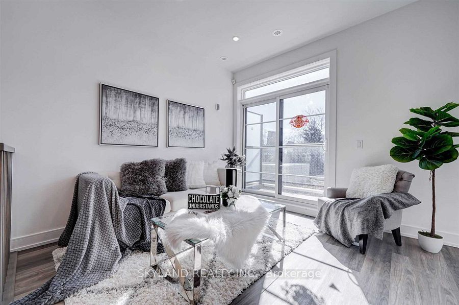 57 Finch Ave W, #41