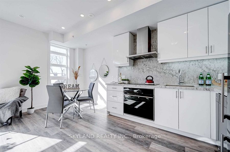 57 Finch Ave W, #41