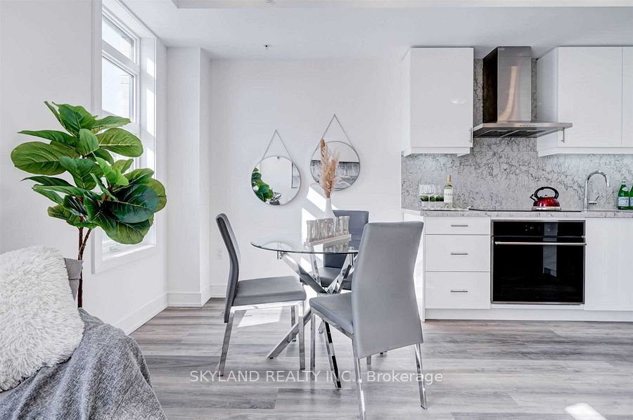 57 Finch Ave W, #41