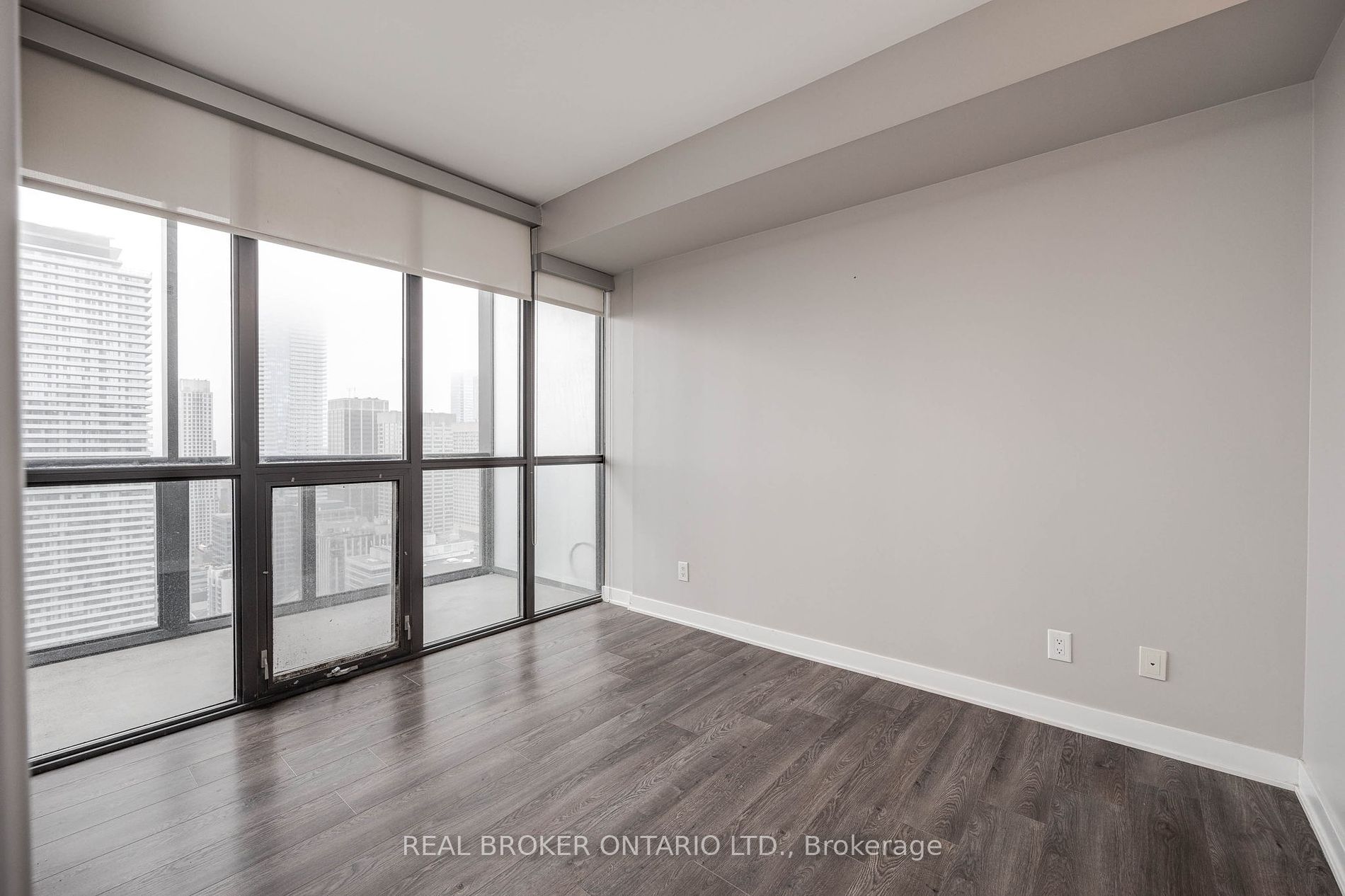 110 Charles St E, #3903