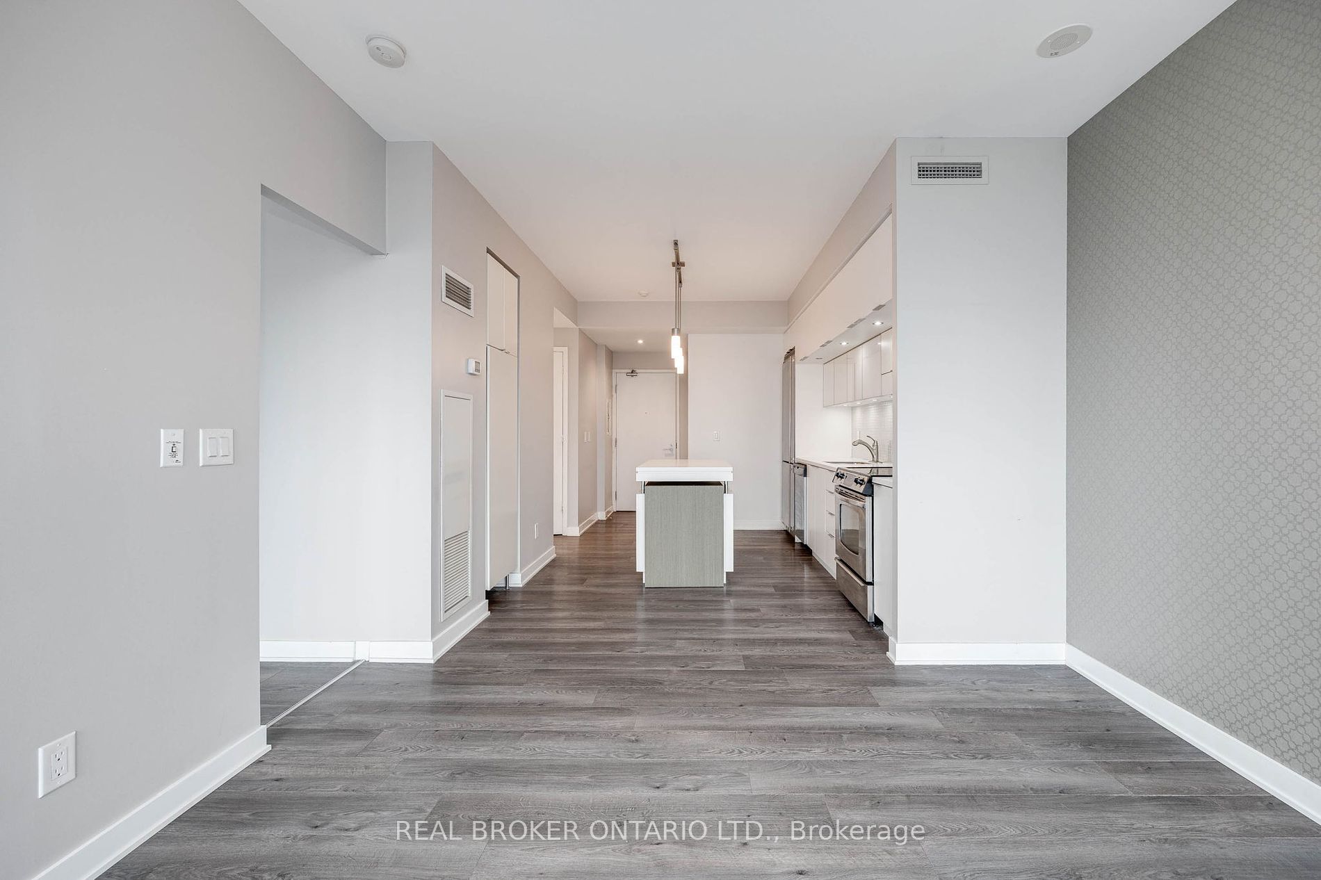 110 Charles St E, #3903