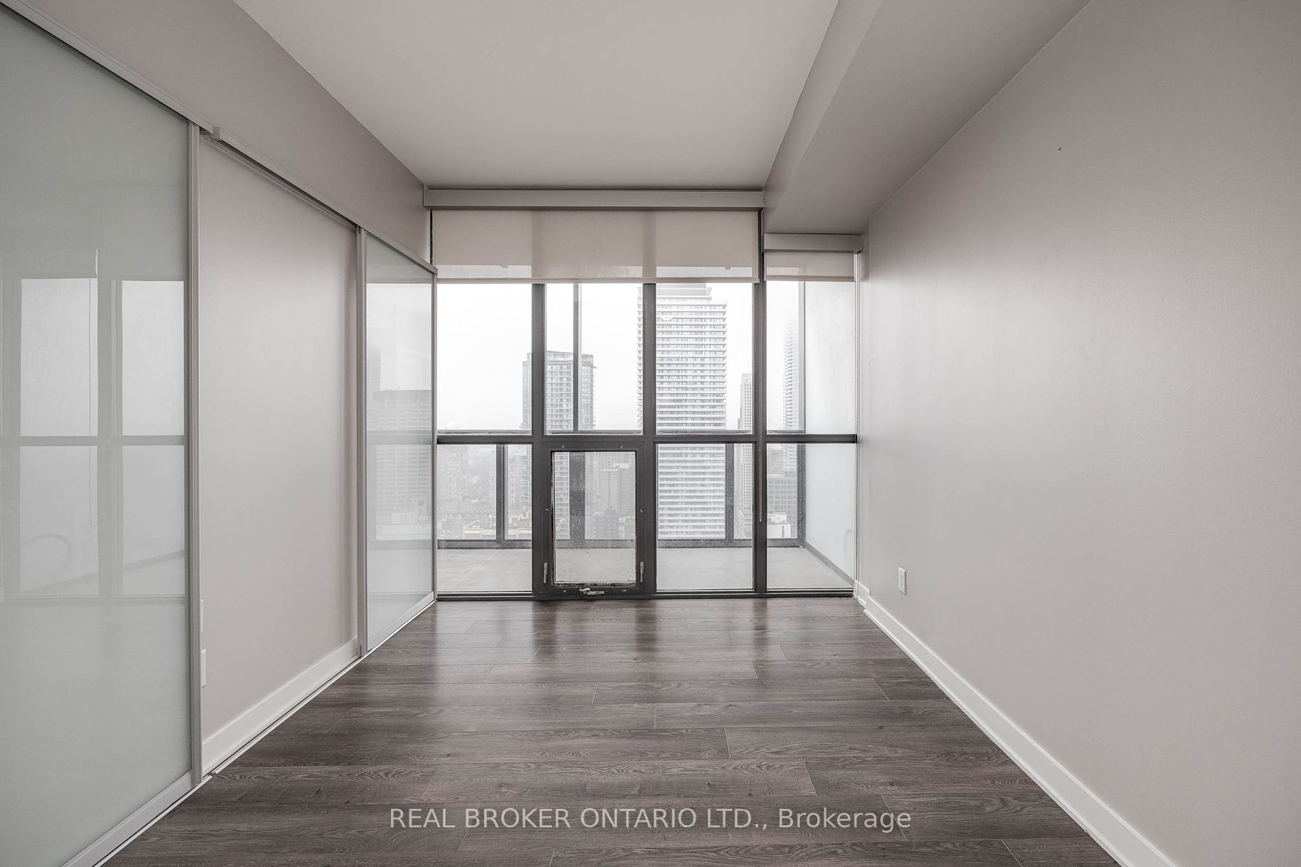 110 Charles St E, #3903