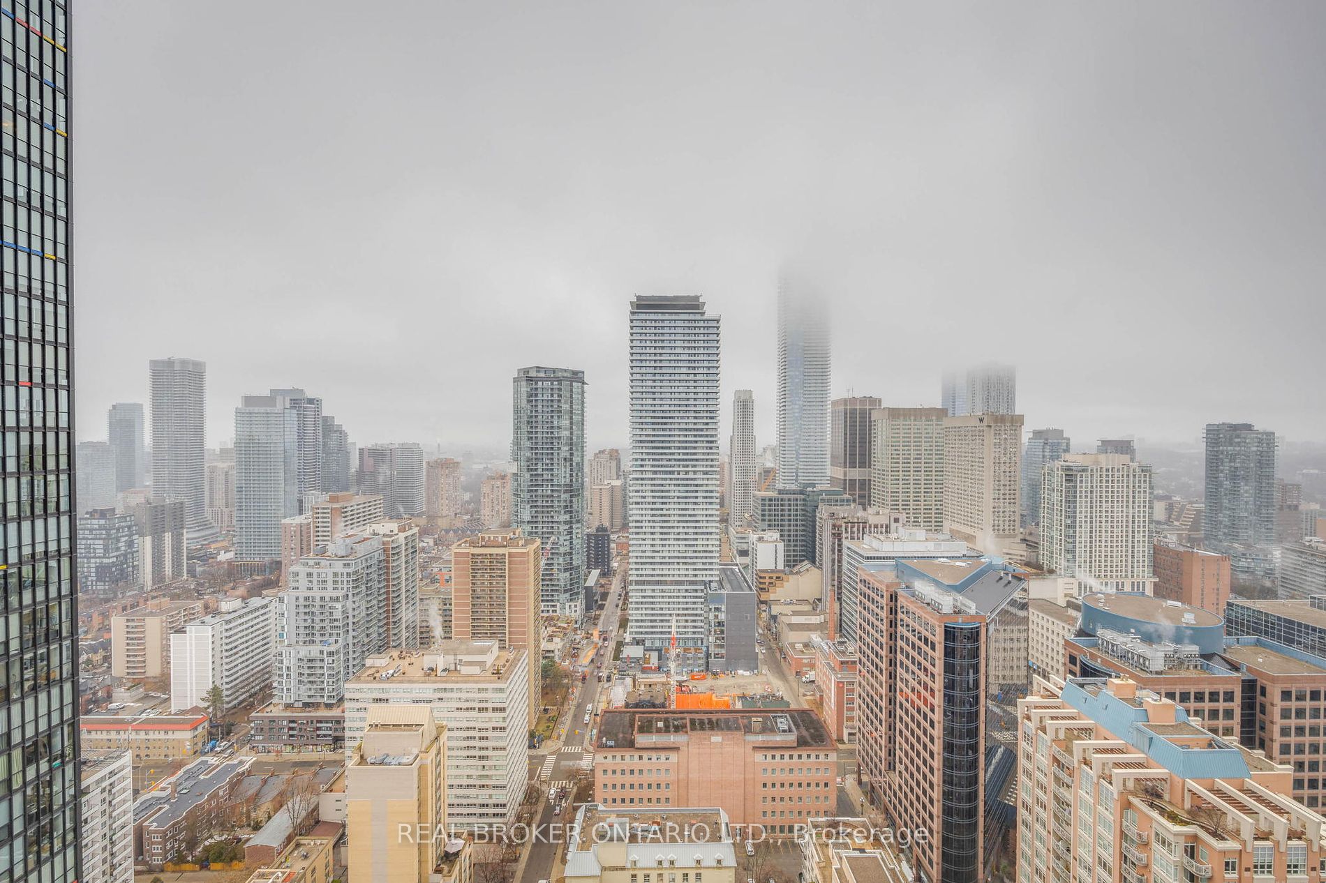 110 Charles St E, #3903