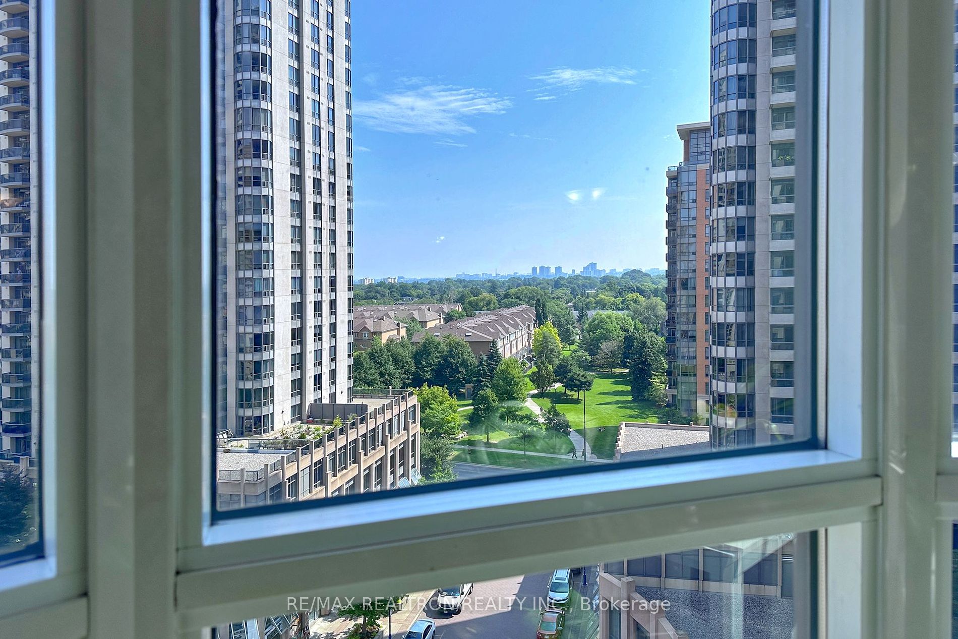 5 Northtown Way, #1006