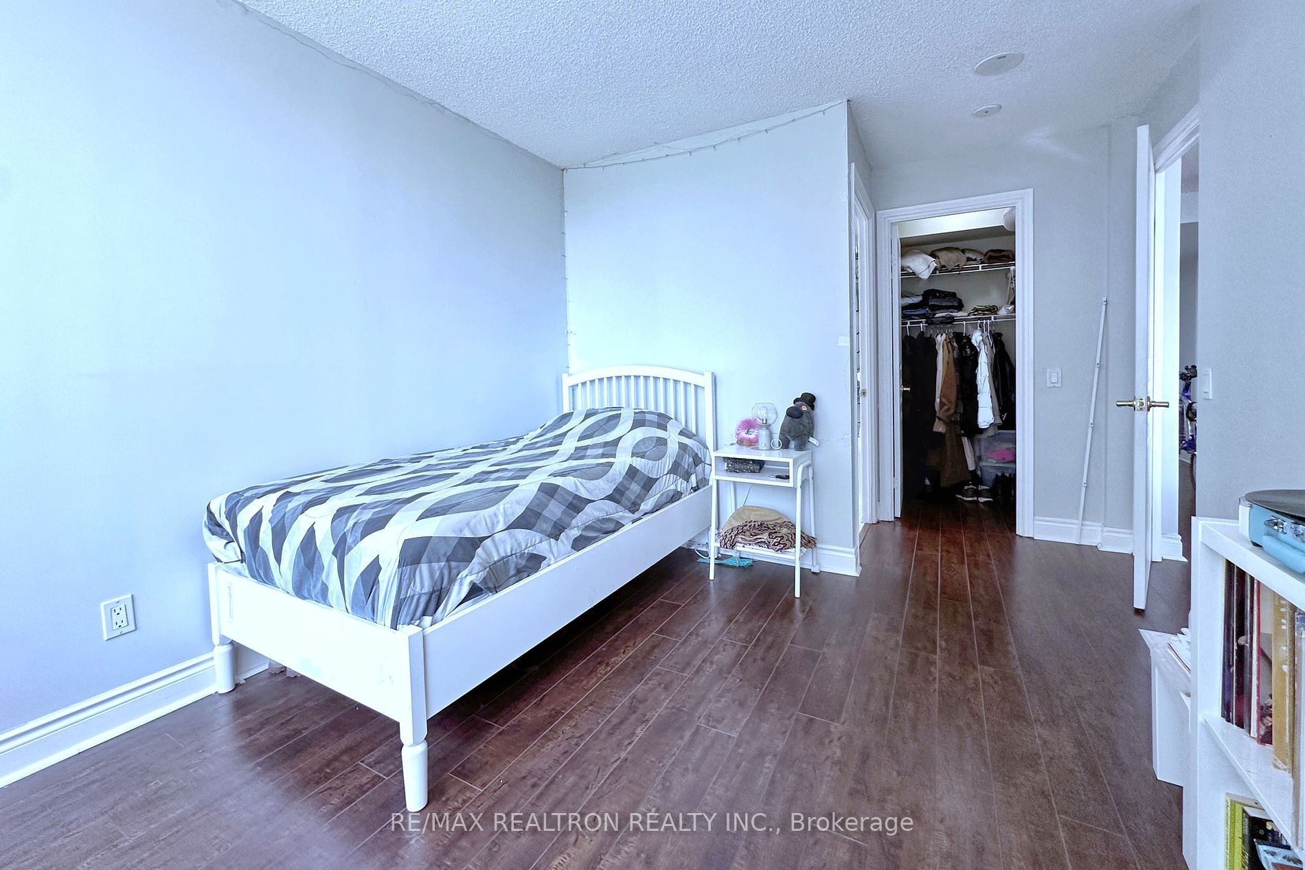 5 Northtown Way, #1006