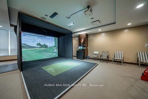 5 Northtown Way, #1006