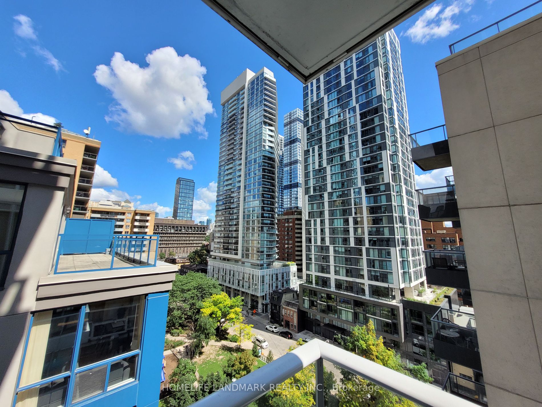 68 Shuter Street, #910