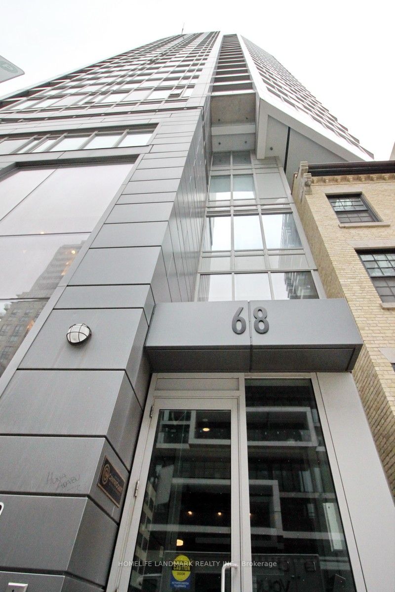 68 Shuter Street, #910