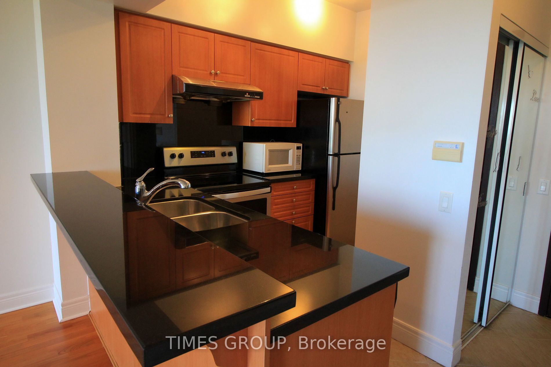1 Clairtrell Road #808