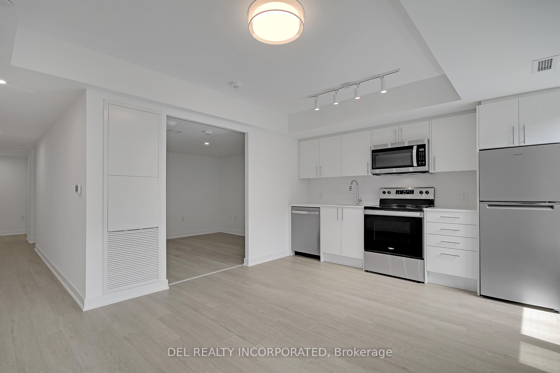 3 Strathgowan Avenue, #323