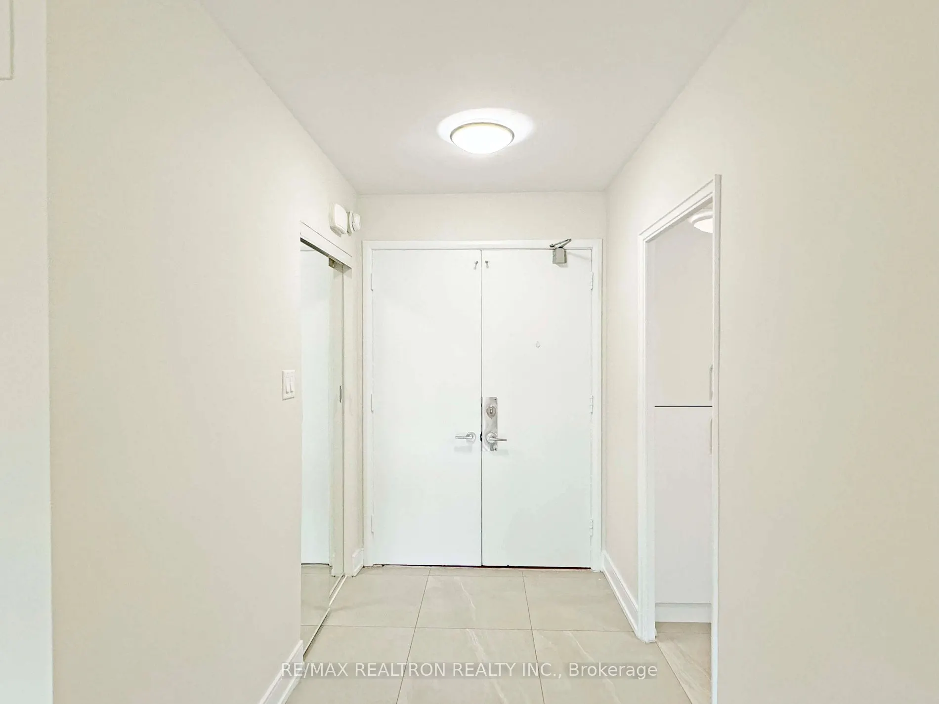 10 Shallmar Blvd, #208