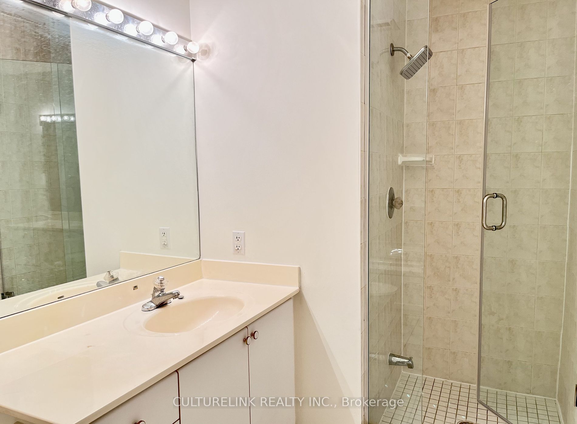 28 Sommerset Way, #1502