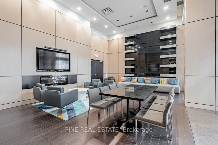 58 Orchard View Blvd, #1109