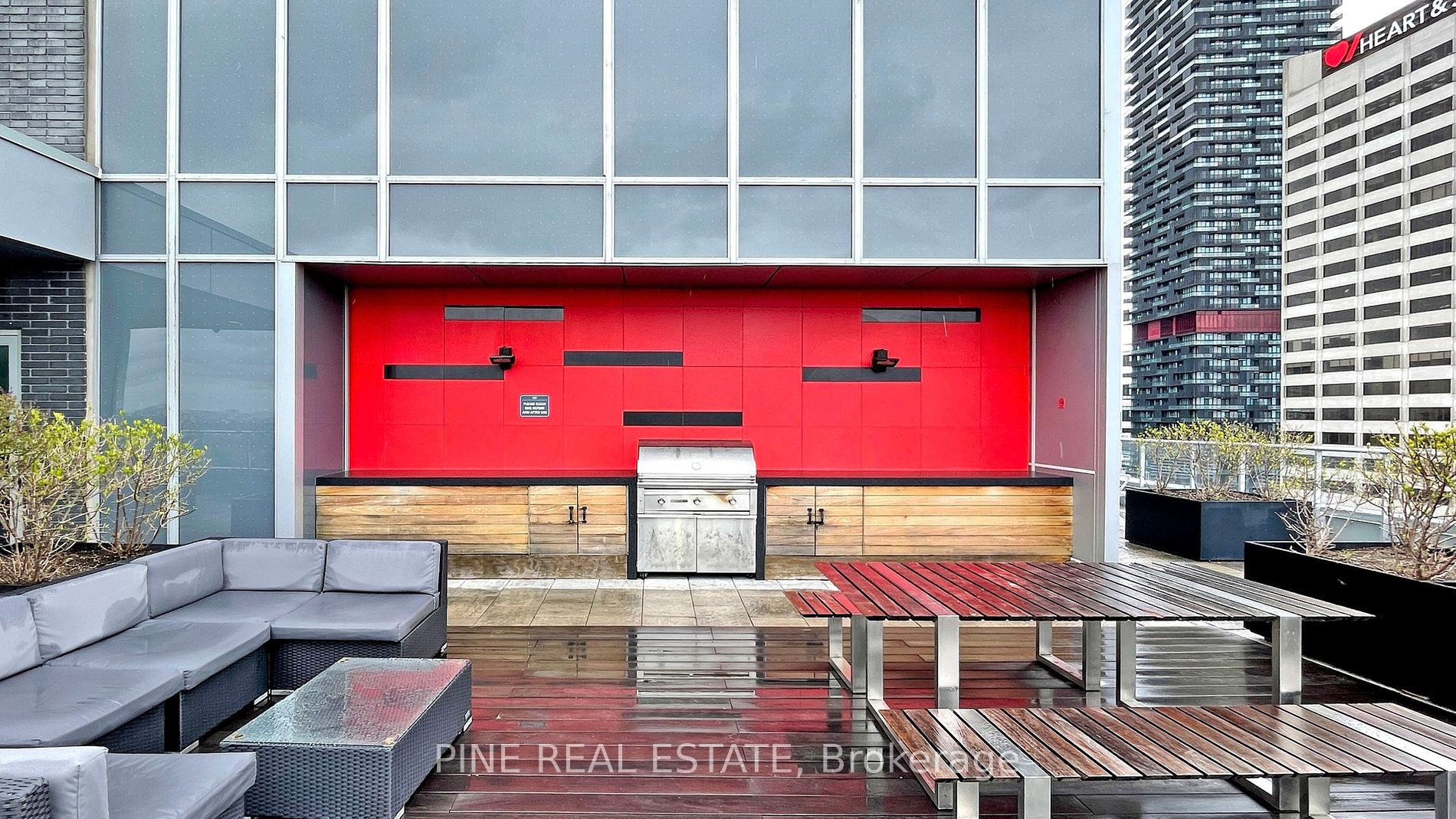 58 Orchard View Blvd, #1109