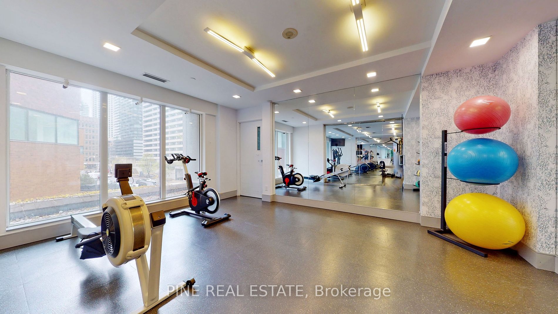 58 Orchard View Blvd, #1109