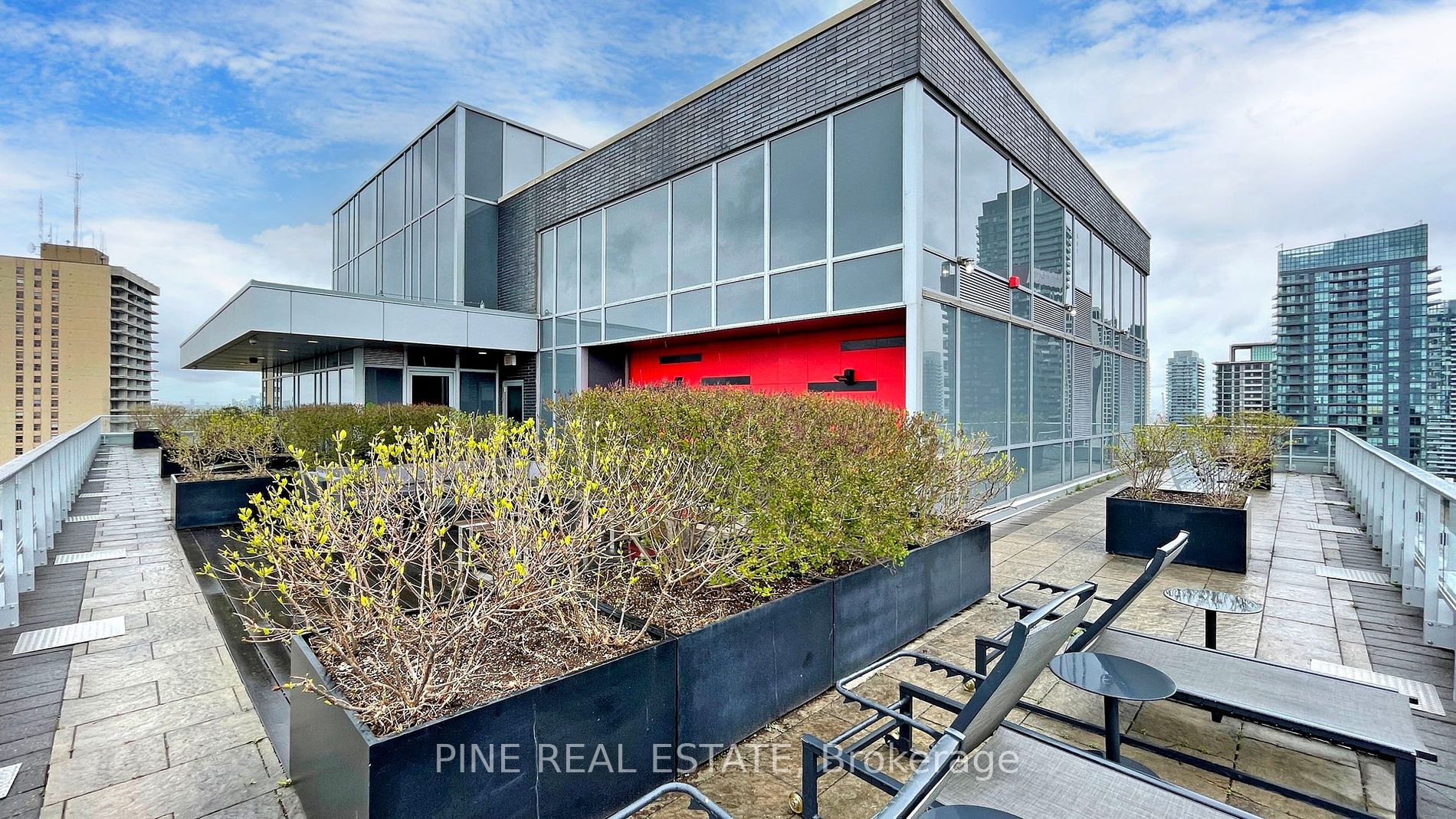 58 Orchard View Blvd, #1109