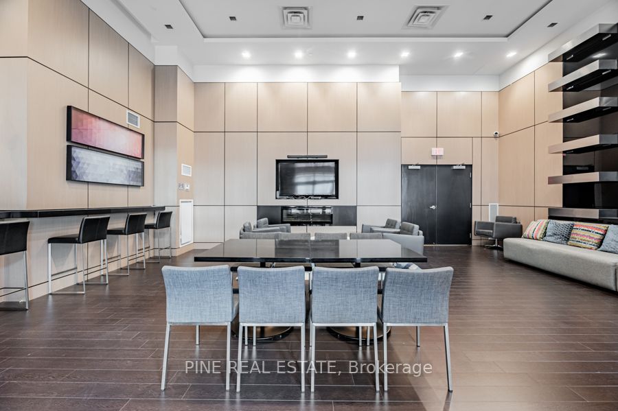 58 Orchard View Blvd, #1109