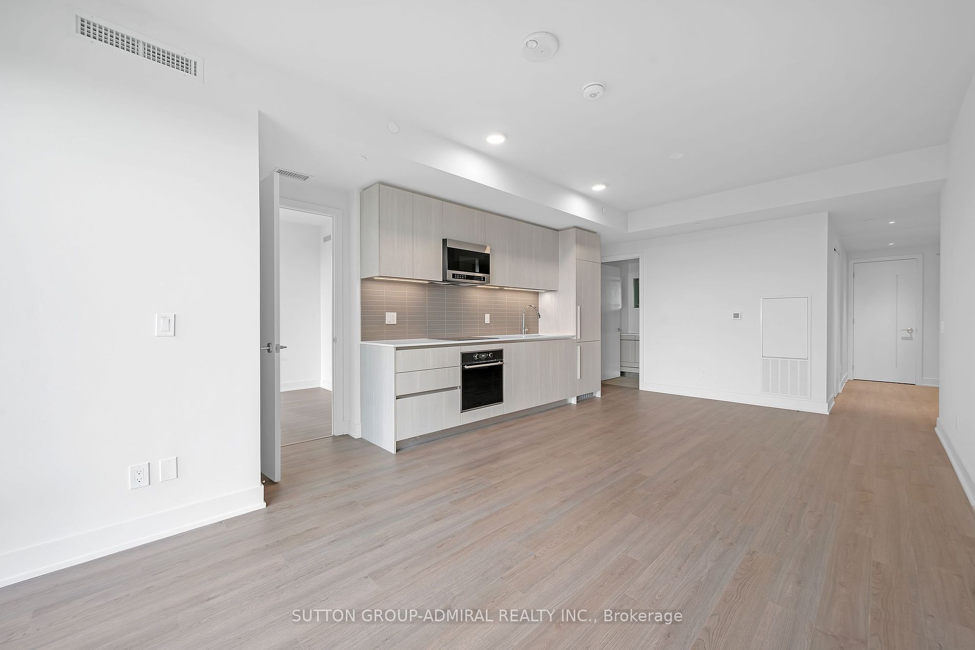 8 Cumberland St, #1706