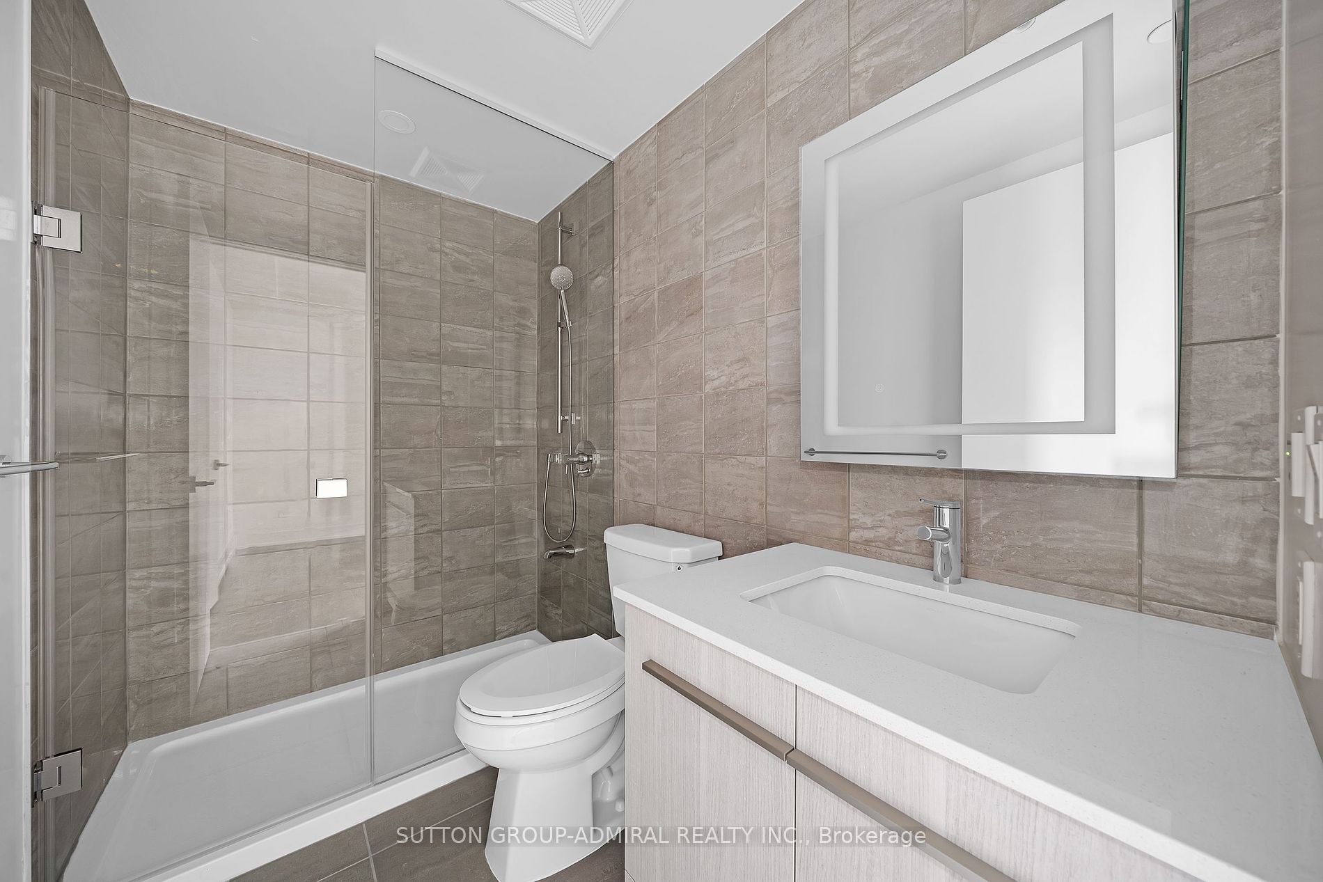 8 Cumberland St, #1706