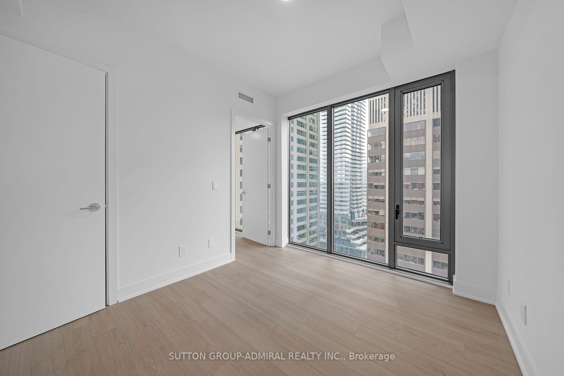 8 Cumberland St, #1706