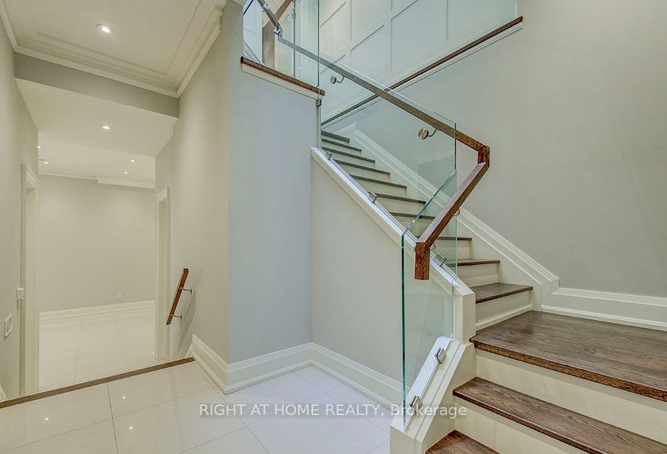 100 Parklea Dr