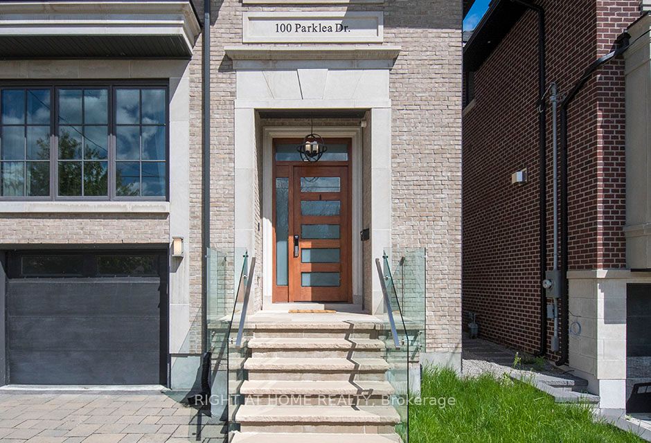 100 Parklea Dr