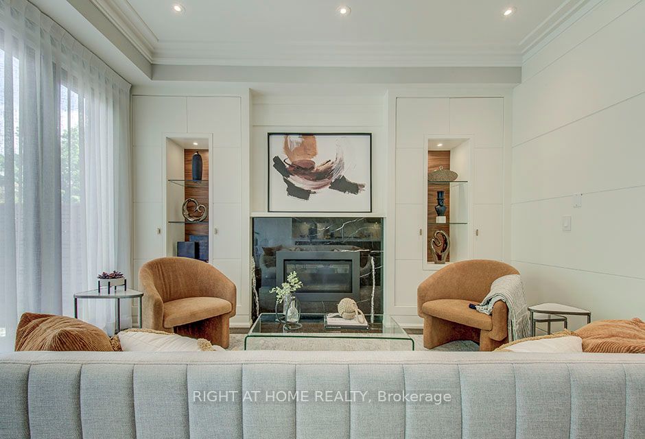 100 Parklea Dr