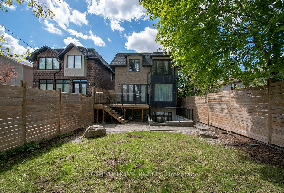 100 Parklea Dr
