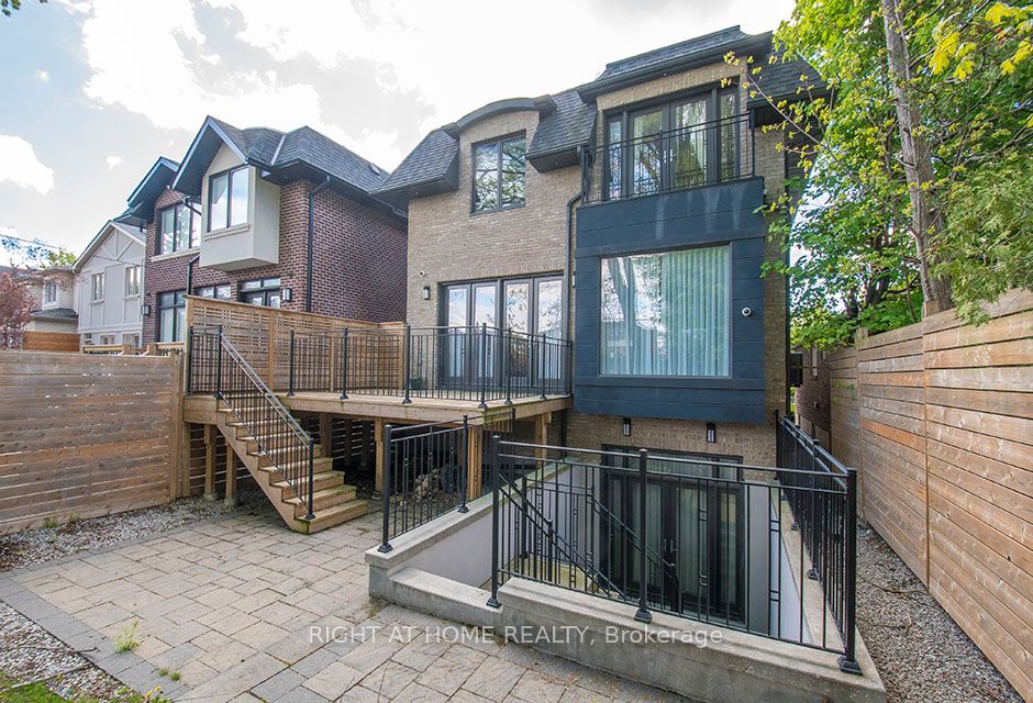 100 Parklea Dr