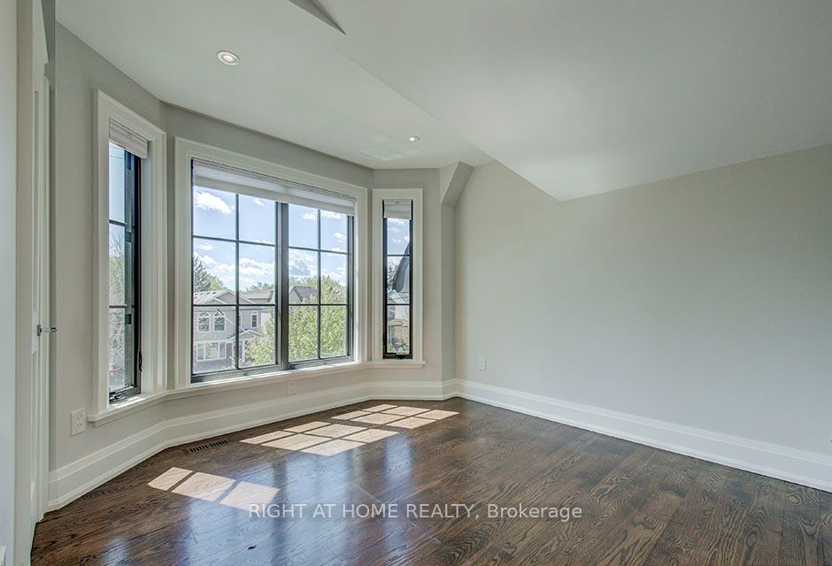 100 Parklea Dr