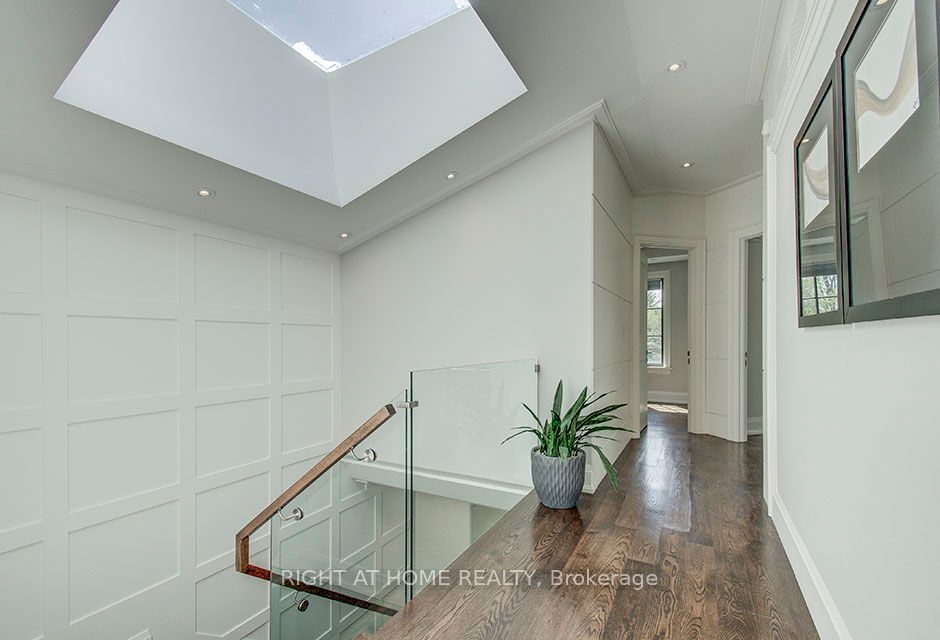 100 Parklea Dr