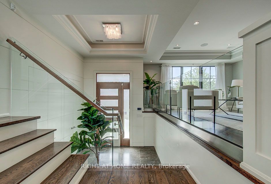 100 Parklea Dr