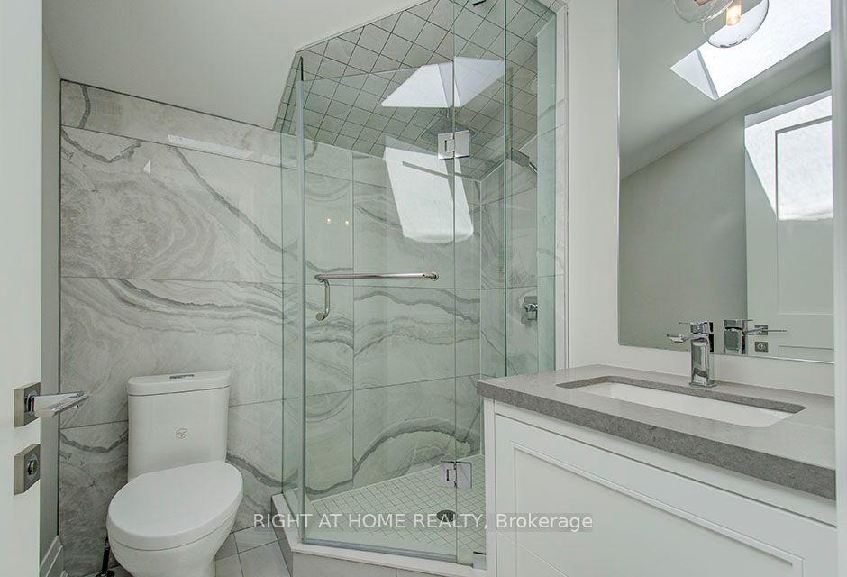 100 Parklea Dr