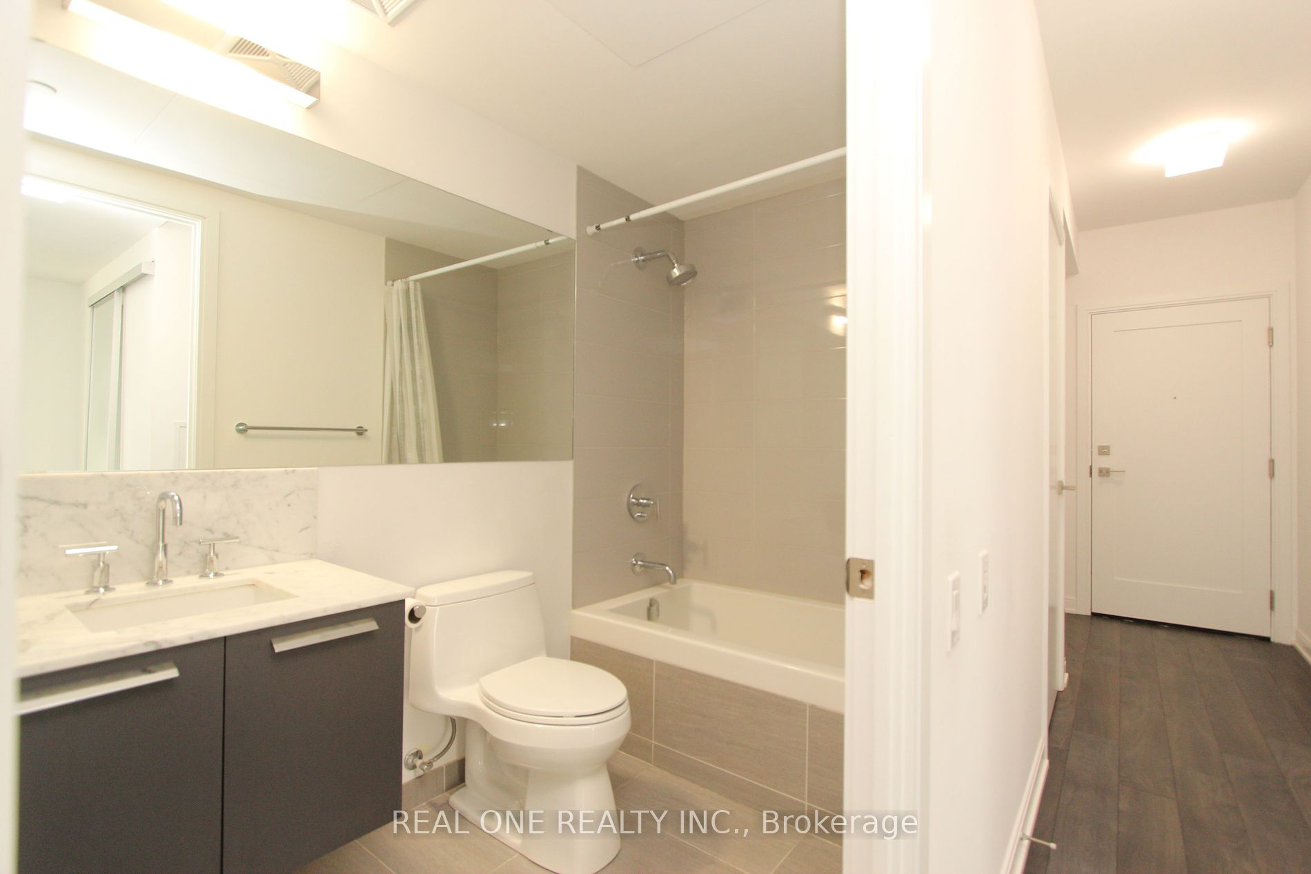 50 Charles St E, #2605