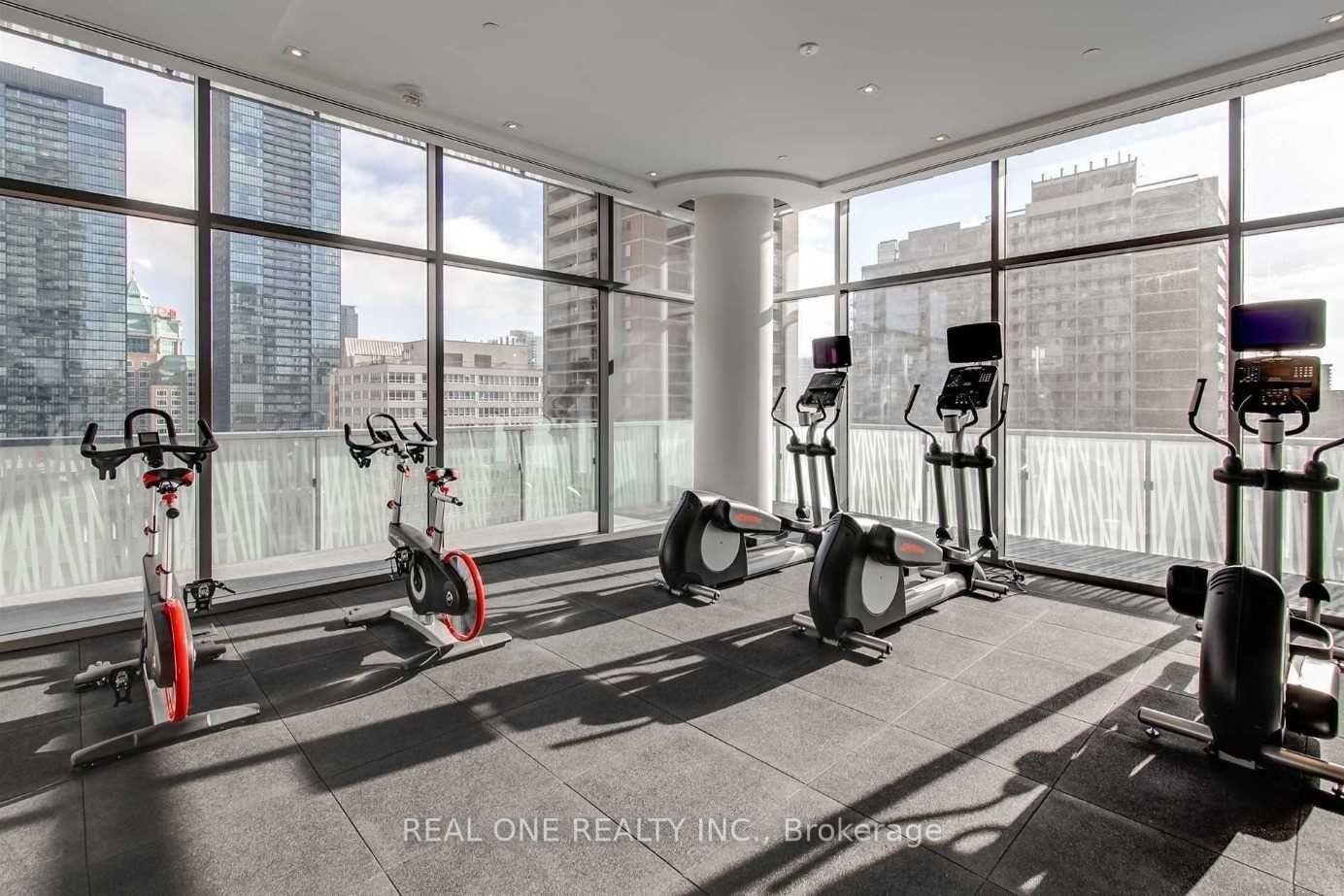 50 Charles St E, #2605