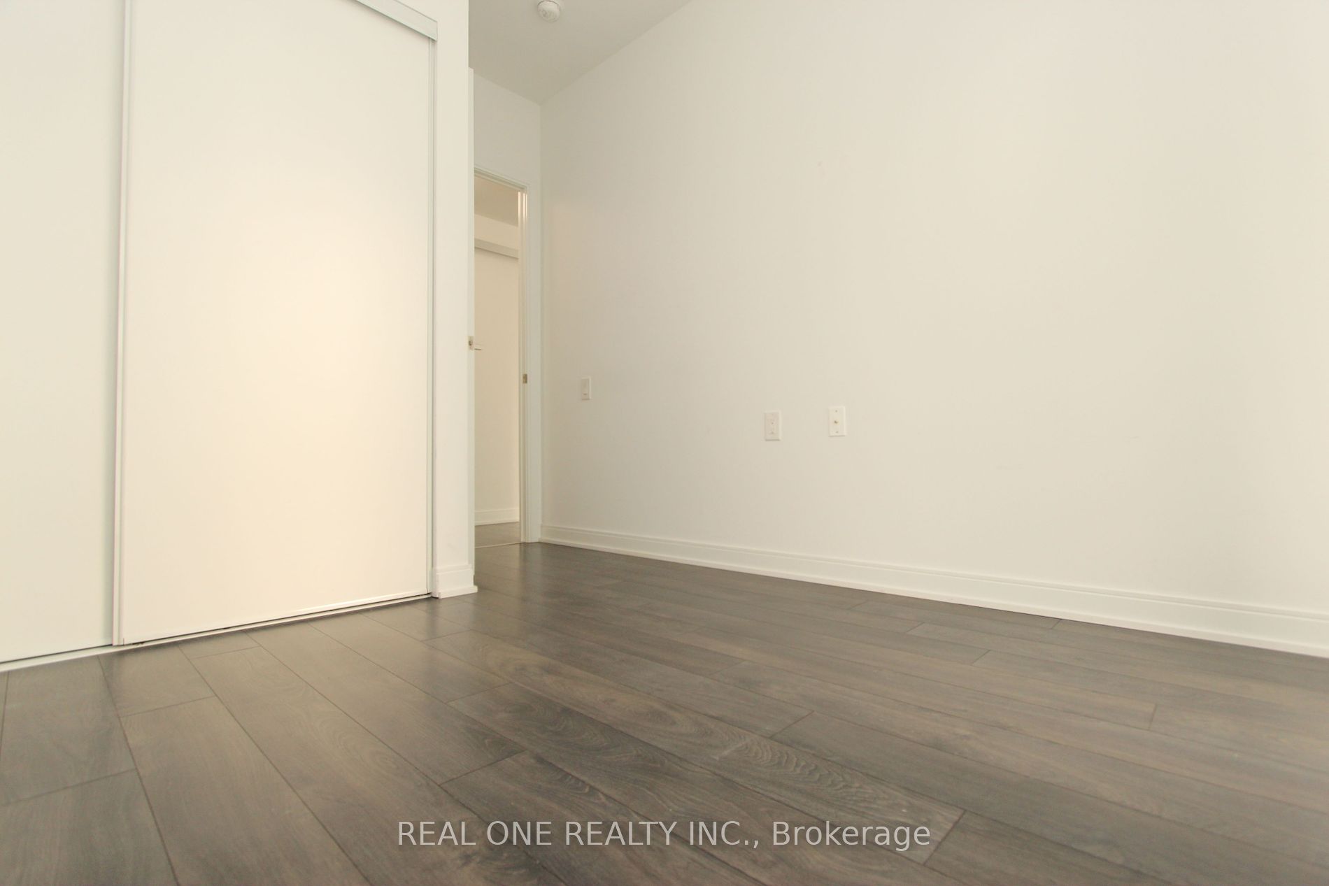 50 Charles St E, #2605