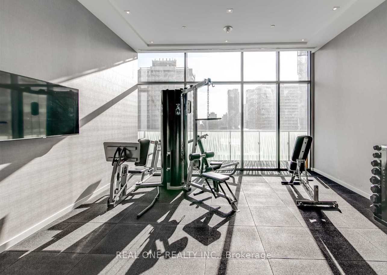 50 Charles St E, #2605