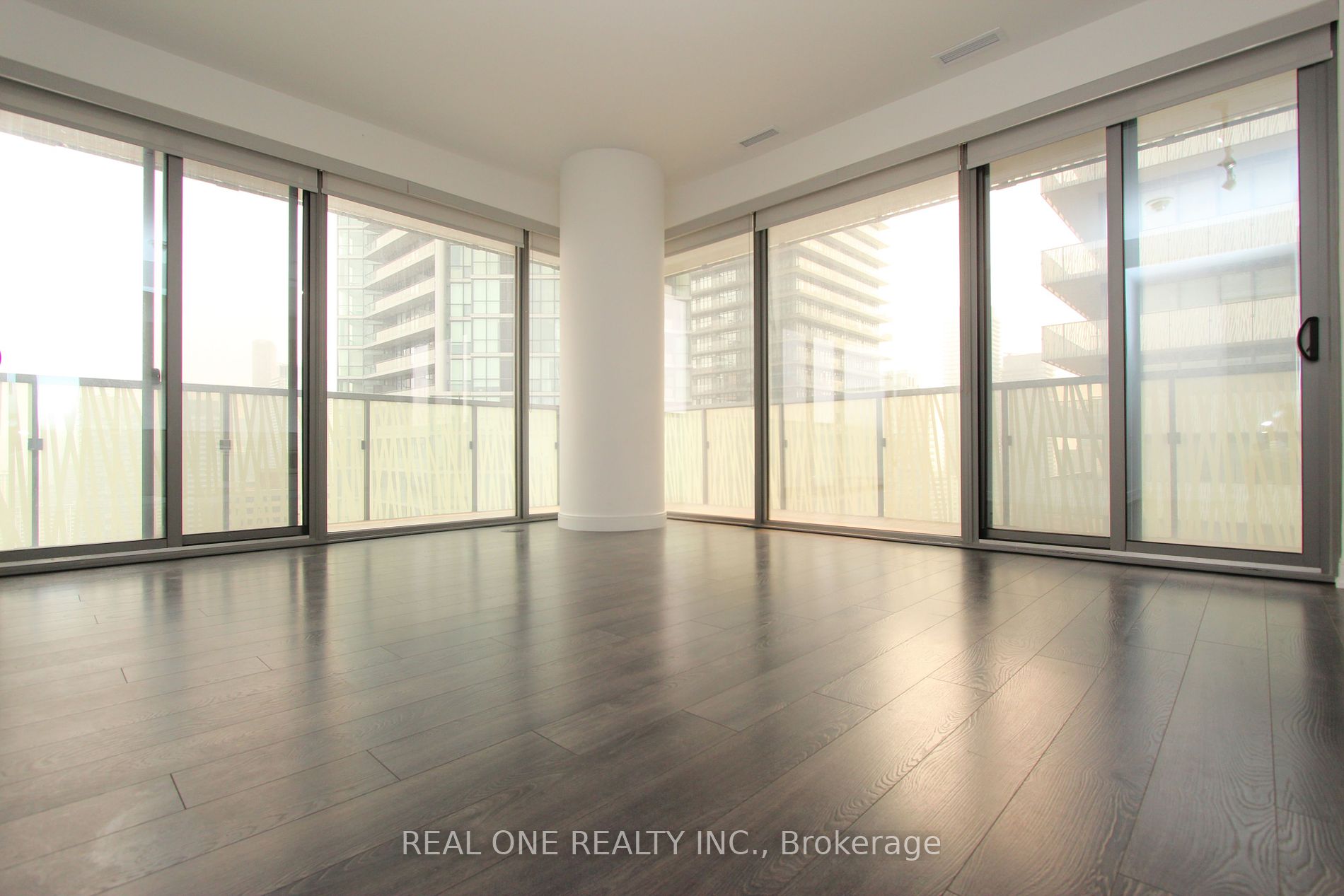 50 Charles St E, #2605