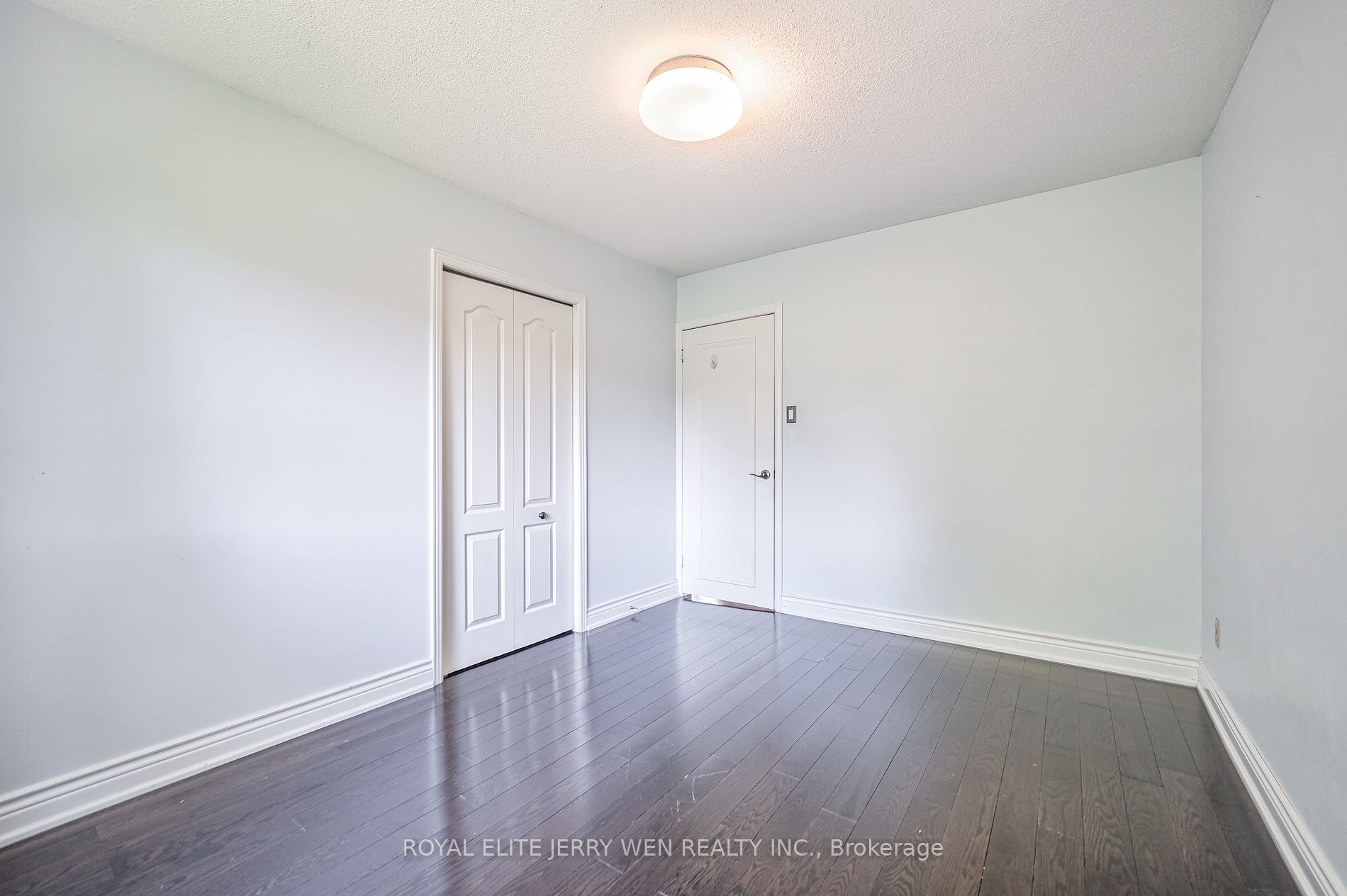 10 Mellowood Dr