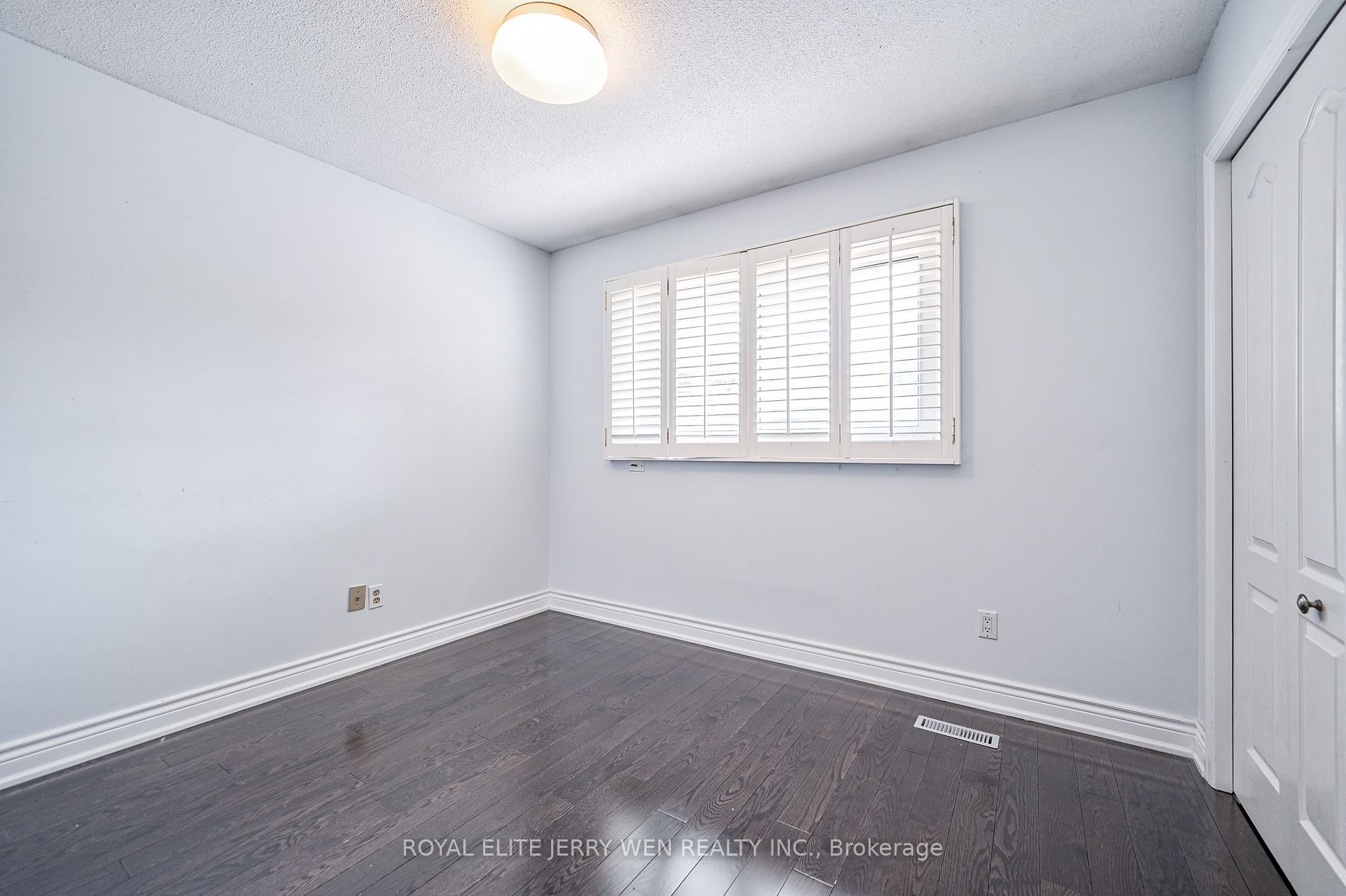 10 Mellowood Dr