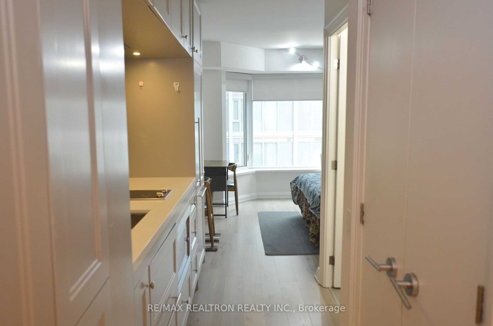 155 Yorkville Ave, #713